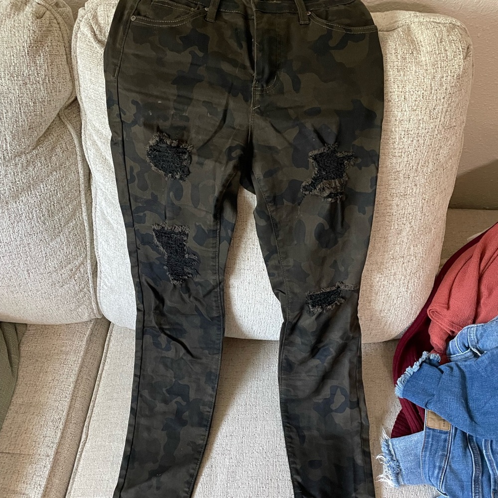 Hammer Jeans - Los Angeles - Size 5 - camo with distress